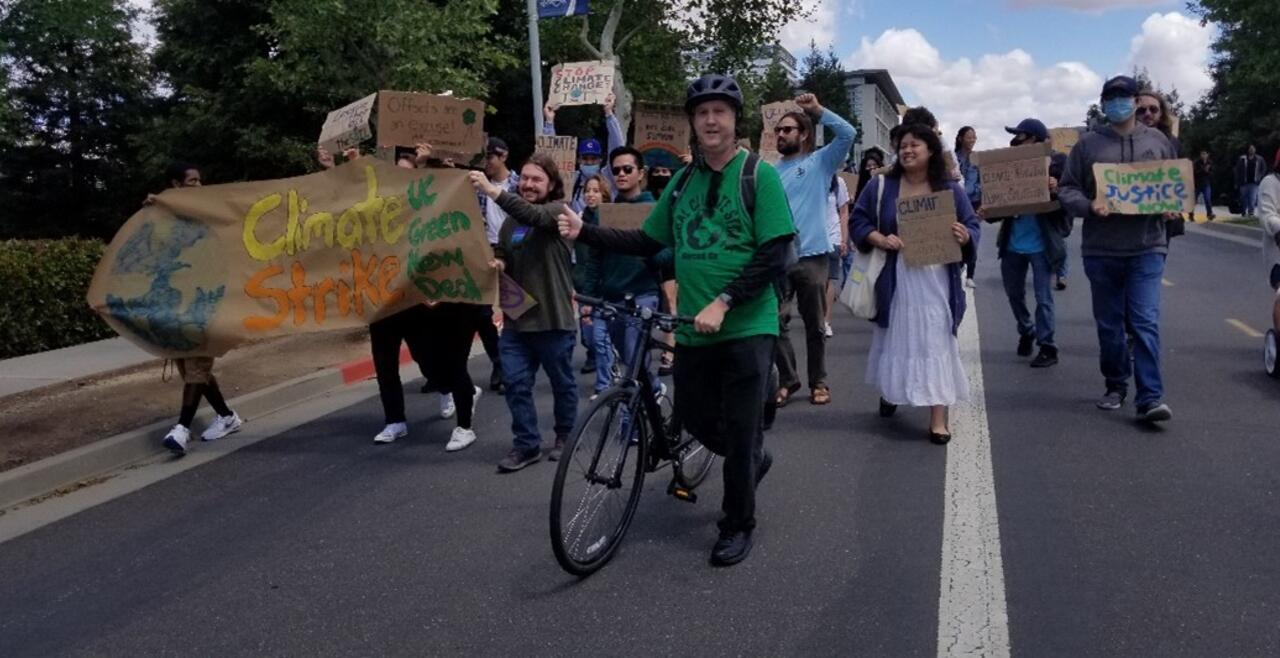 UC Merced Earth Day 2022, Support for Green New Deal